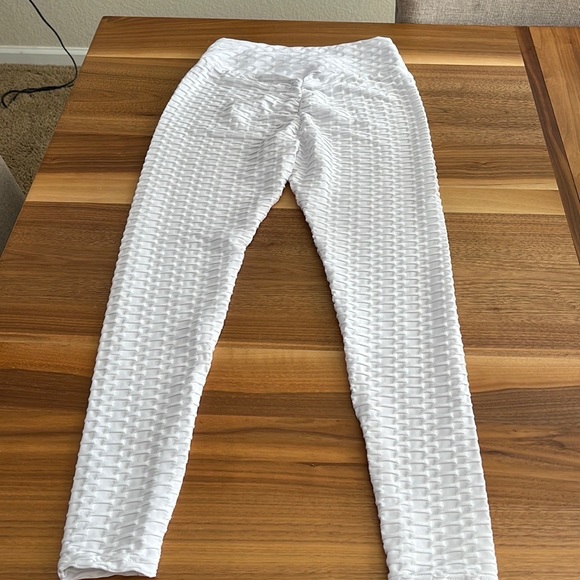 Famous TikTok Leggings, Yoga Pants for Women, Booty - Picture 8 of 8